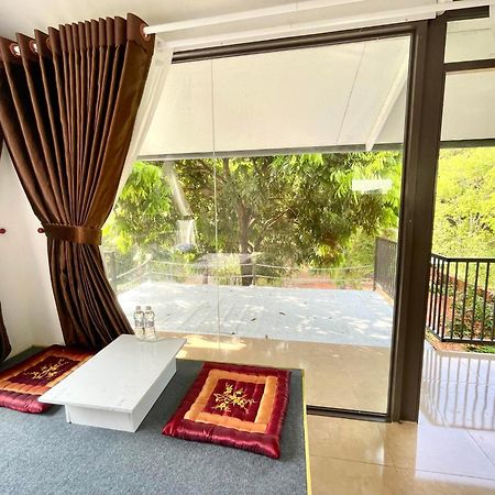 Lake View Homestay Pleiku Exterior photo