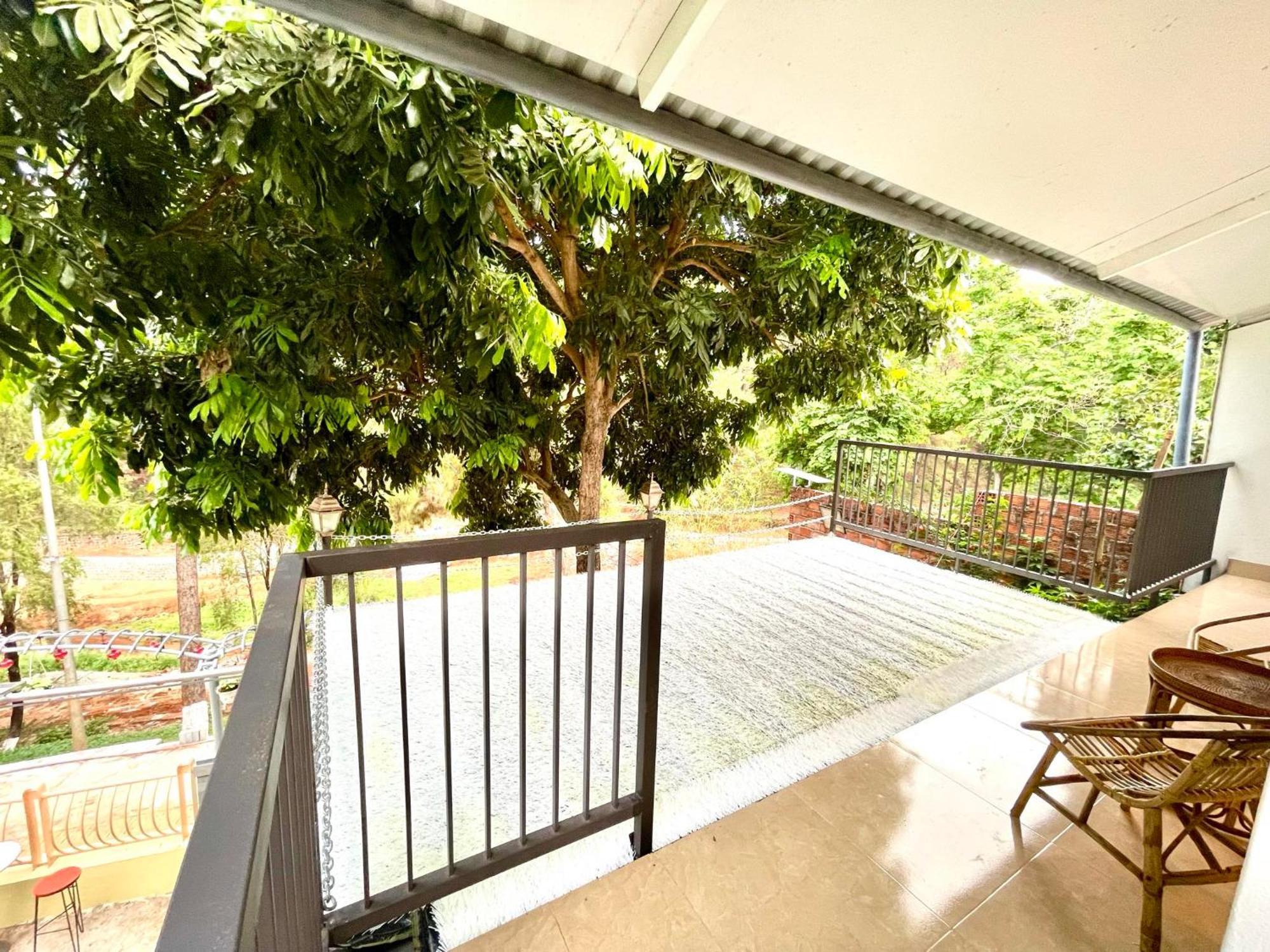 Lake View Homestay Pleiku Exterior photo